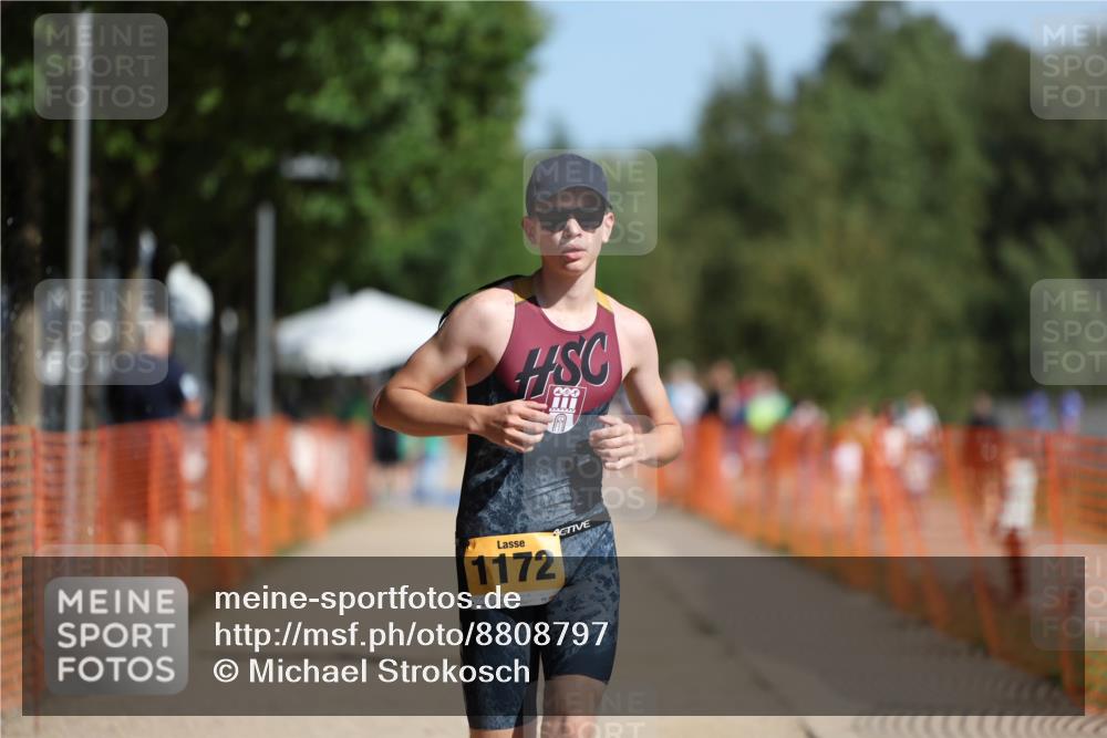 07.09.2025 - 19. Norderstedt Triathlon Michael Strokosch http://msf.ph/oto/8808797 07.09.2025 11:35:19 Laufen 1162, 1172 meine-sportfotos.de