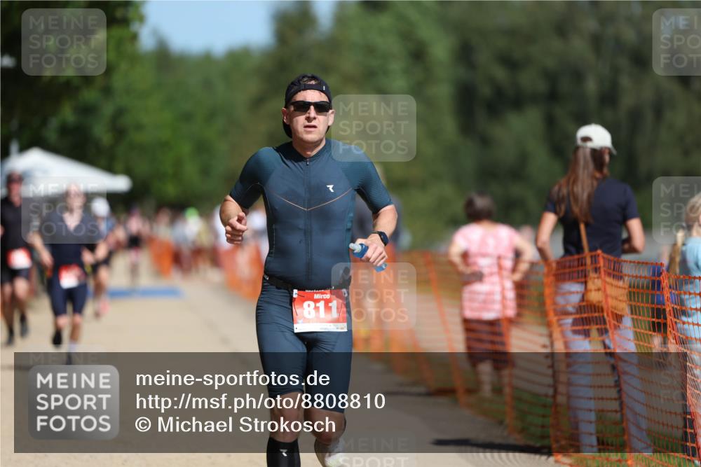 07.09.2025 - 19. Norderstedt Triathlon Michael Strokosch http://msf.ph/oto/8808810 07.09.2025 12:45:04 Laufen 811, 1241 meine-sportfotos.de