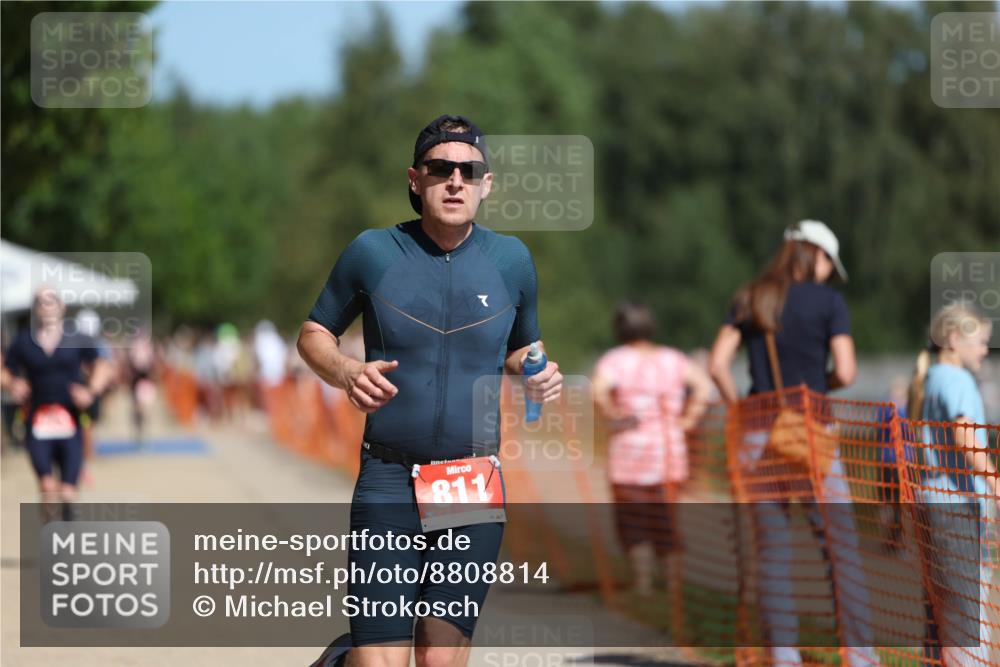 07.09.2025 - 19. Norderstedt Triathlon Michael Strokosch http://msf.ph/oto/8808814 07.09.2025 12:45:04 Laufen 811, 1241 meine-sportfotos.de