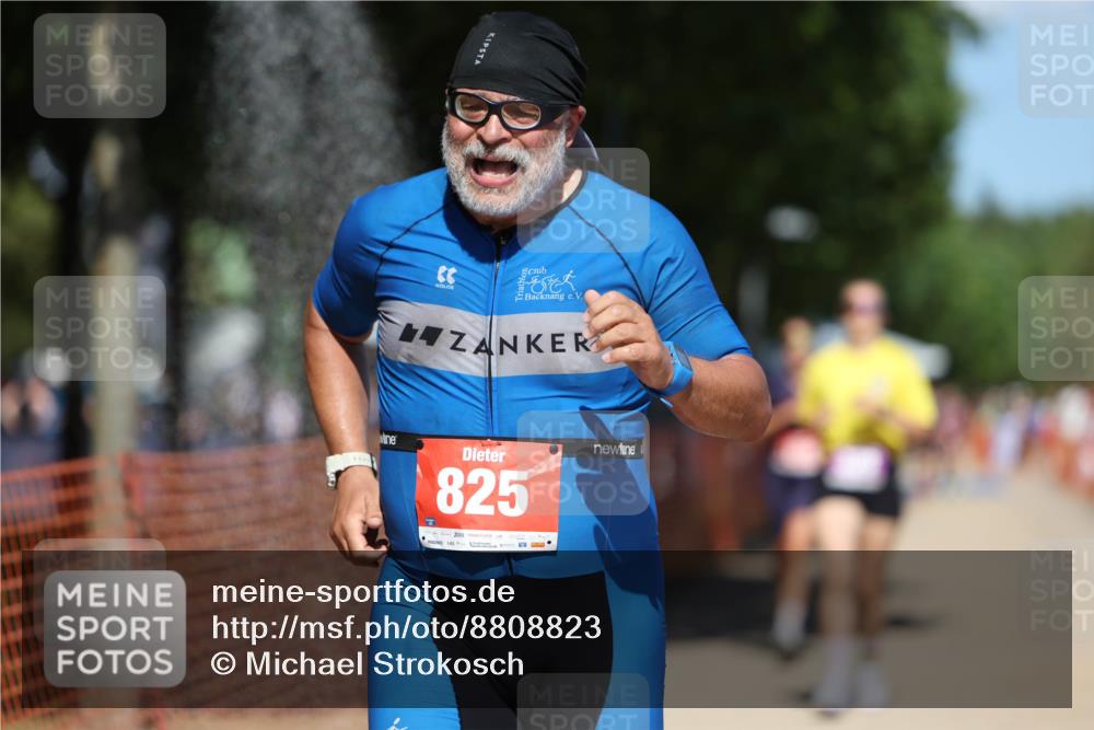 07.09.2025 - 19. Norderstedt Triathlon Michael Strokosch http://msf.ph/oto/8808823 07.09.2025 13:22:19 Laufen 329, 744, 825, 1256 meine-sportfotos.de