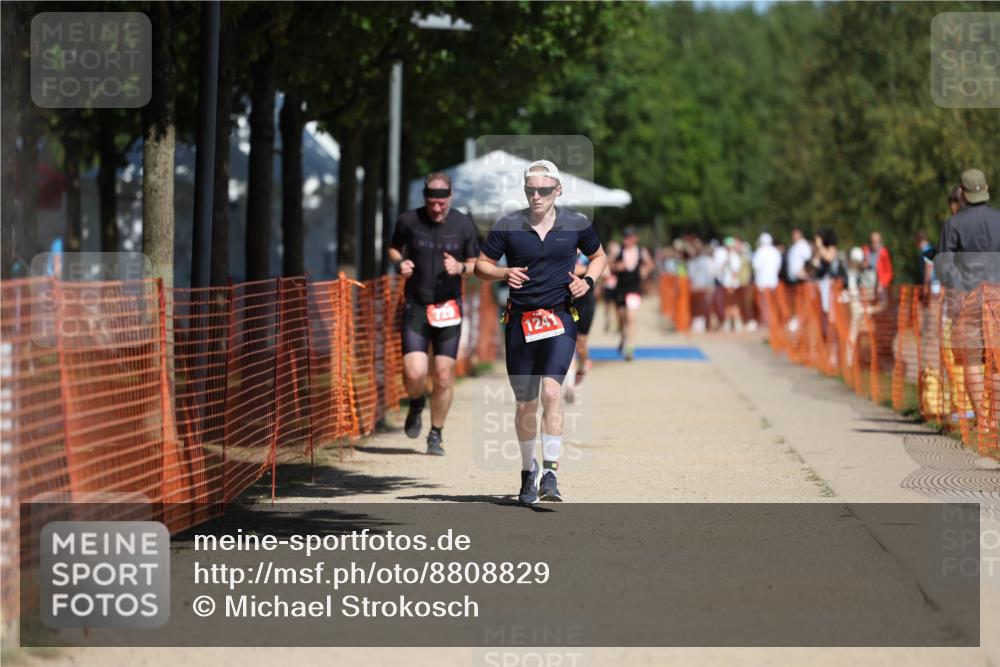 07.09.2025 - 19. Norderstedt Triathlon Michael Strokosch http://msf.ph/oto/8808829 07.09.2025 12:45:06 Laufen 729, 811, 1241 meine-sportfotos.de
