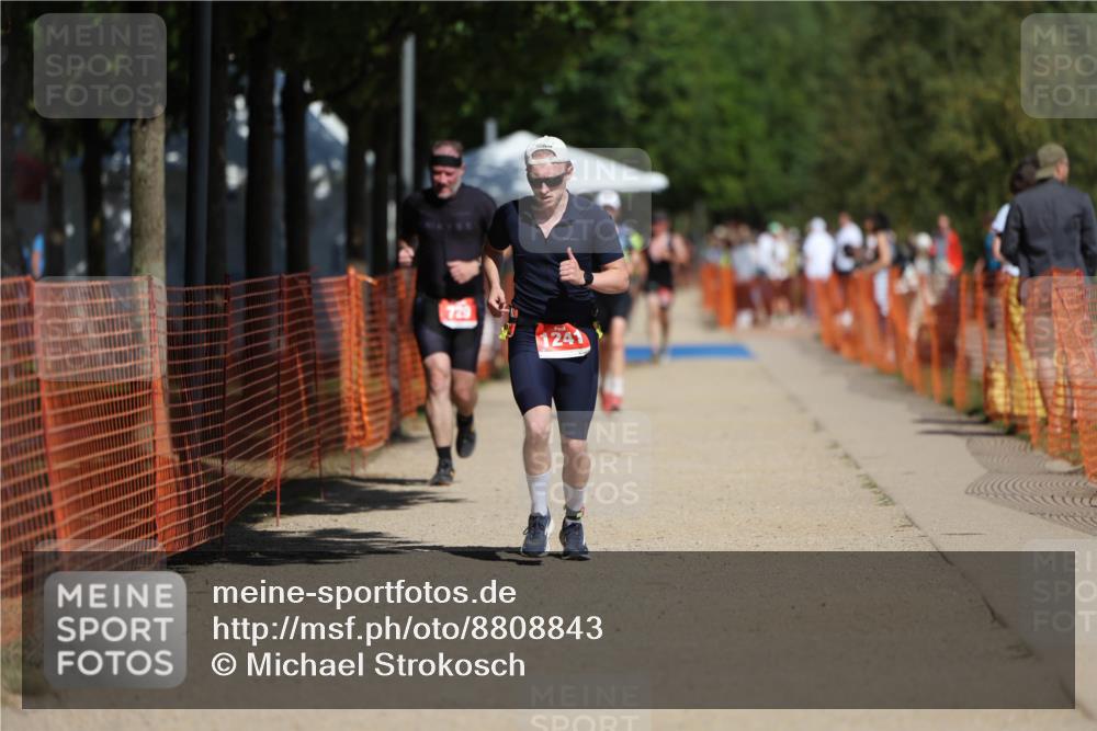 07.09.2025 - 19. Norderstedt Triathlon Michael Strokosch http://msf.ph/oto/8808843 07.09.2025 12:45:07 Laufen 729, 811, 1241 meine-sportfotos.de