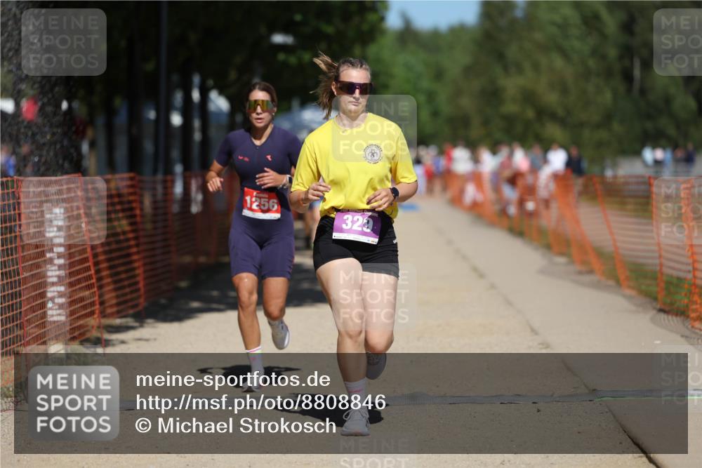 07.09.2025 - 19. Norderstedt Triathlon Michael Strokosch http://msf.ph/oto/8808846 07.09.2025 13:22:21 Laufen 329, 334, 825, 1256 meine-sportfotos.de