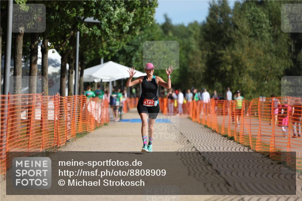 07.09.2025 - 19. Norderstedt Triathlon Michael Strokosch http://msf.ph/oto/8808909 07.09.2025 10:34:33 Laufen 1141 meine-sportfotos.de