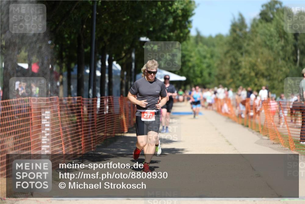 07.09.2025 - 19. Norderstedt Triathlon Michael Strokosch http://msf.ph/oto/8808930 07.09.2025 13:22:36 Laufen 277, 747 meine-sportfotos.de
