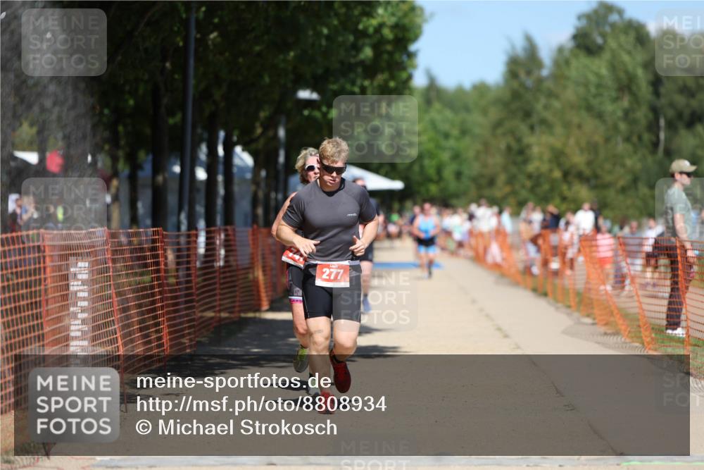 07.09.2025 - 19. Norderstedt Triathlon Michael Strokosch http://msf.ph/oto/8808934 07.09.2025 13:22:36 Laufen 277, 747 meine-sportfotos.de
