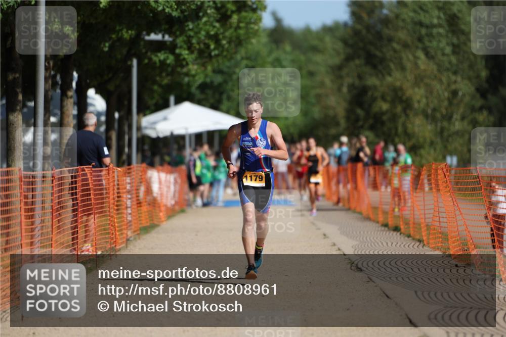 07.09.2025 - 19. Norderstedt Triathlon Michael Strokosch http://msf.ph/oto/8808961 07.09.2025 11:35:50 Laufen 1179, 1186 meine-sportfotos.de