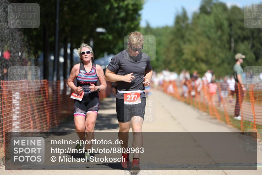 07.09.2025 - 19. Norderstedt Triathlon Michael Strokosch http://msf.ph/oto/8808963 07.09.2025 13:22:38 Laufen 211, 277, 747 meine-sportfotos.de