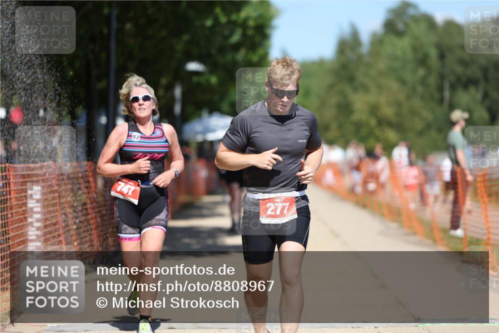 07.09.2025 - 19. Norderstedt Triathlon Michael Strokosch http://msf.ph/oto/8808967 07.09.2025 13:22:38 Laufen 211, 277, 747 meine-sportfotos.de