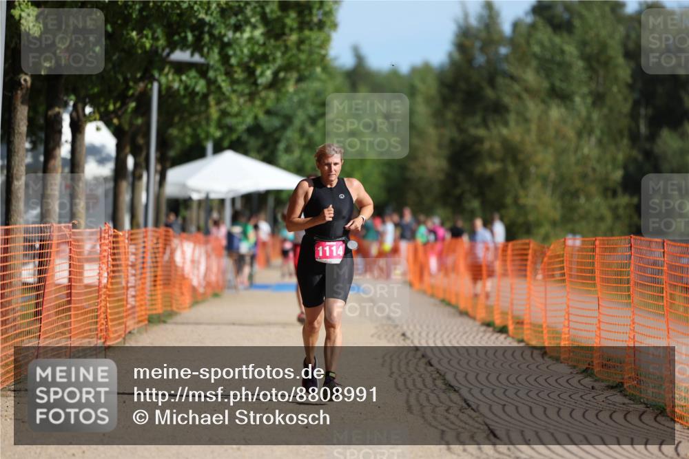 07.09.2025 - 19. Norderstedt Triathlon Michael Strokosch http://msf.ph/oto/8808991 07.09.2025 10:35:06 Laufen 1114 meine-sportfotos.de