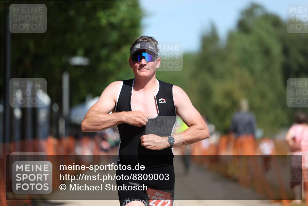 07.09.2025 - 19. Norderstedt Triathlon Michael Strokosch http://msf.ph/oto/8809003 07.09.2025 12:45:24 Laufen 1272 meine-sportfotos.de