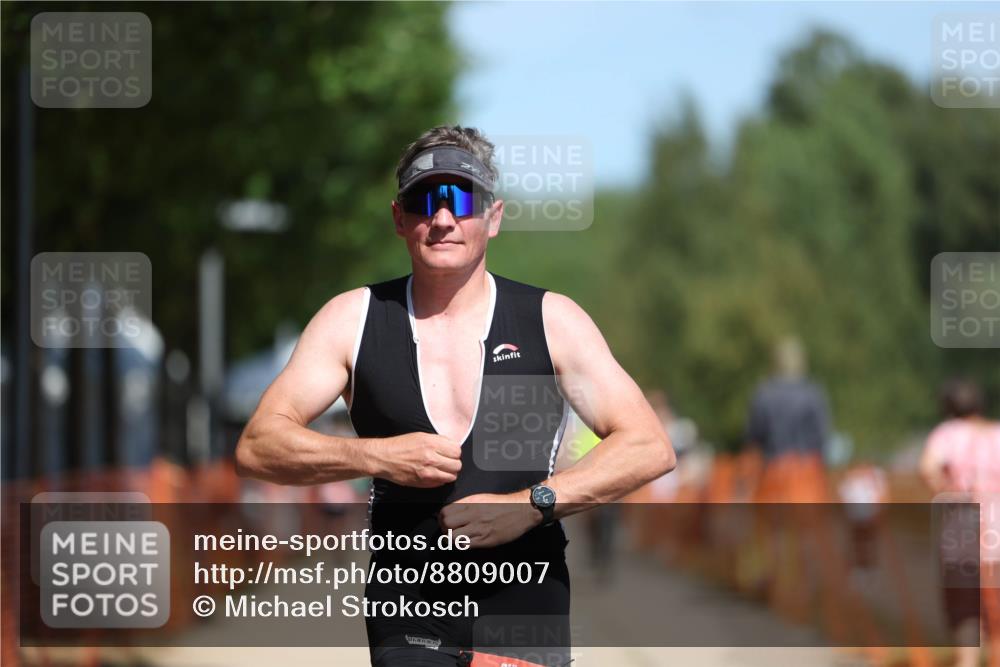 07.09.2025 - 19. Norderstedt Triathlon Michael Strokosch http://msf.ph/oto/8809007 07.09.2025 12:45:25 Laufen 1272 meine-sportfotos.de