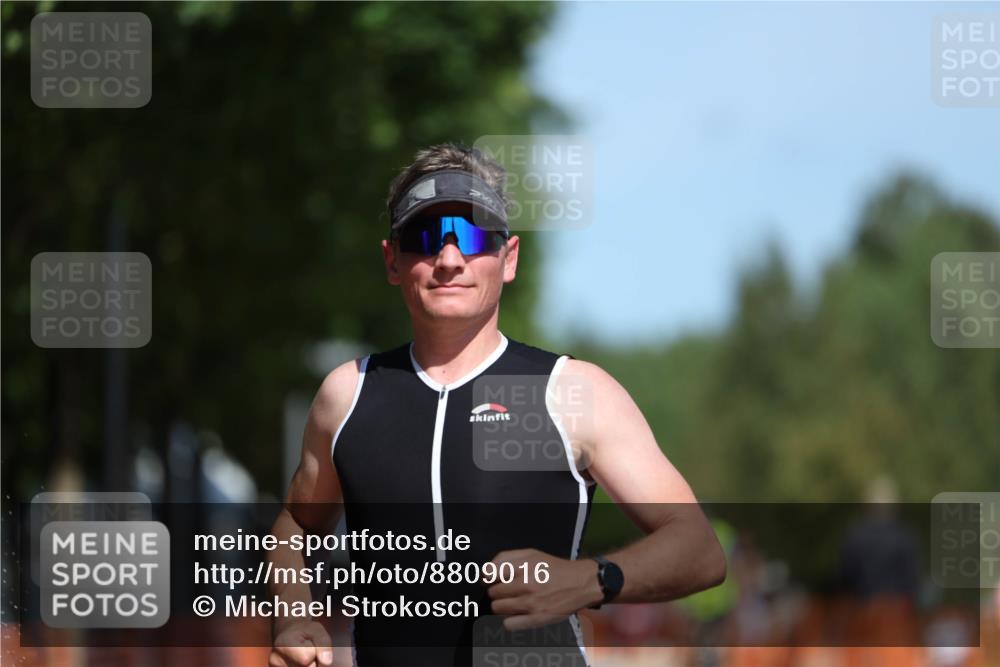 07.09.2025 - 19. Norderstedt Triathlon Michael Strokosch http://msf.ph/oto/8809016 07.09.2025 12:45:25 Laufen 1272 meine-sportfotos.de