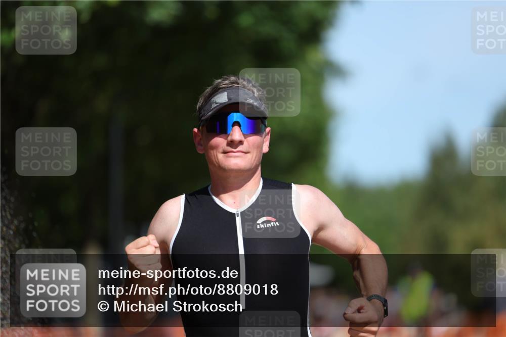07.09.2025 - 19. Norderstedt Triathlon Michael Strokosch http://msf.ph/oto/8809018 07.09.2025 12:45:25 Laufen 1272 meine-sportfotos.de