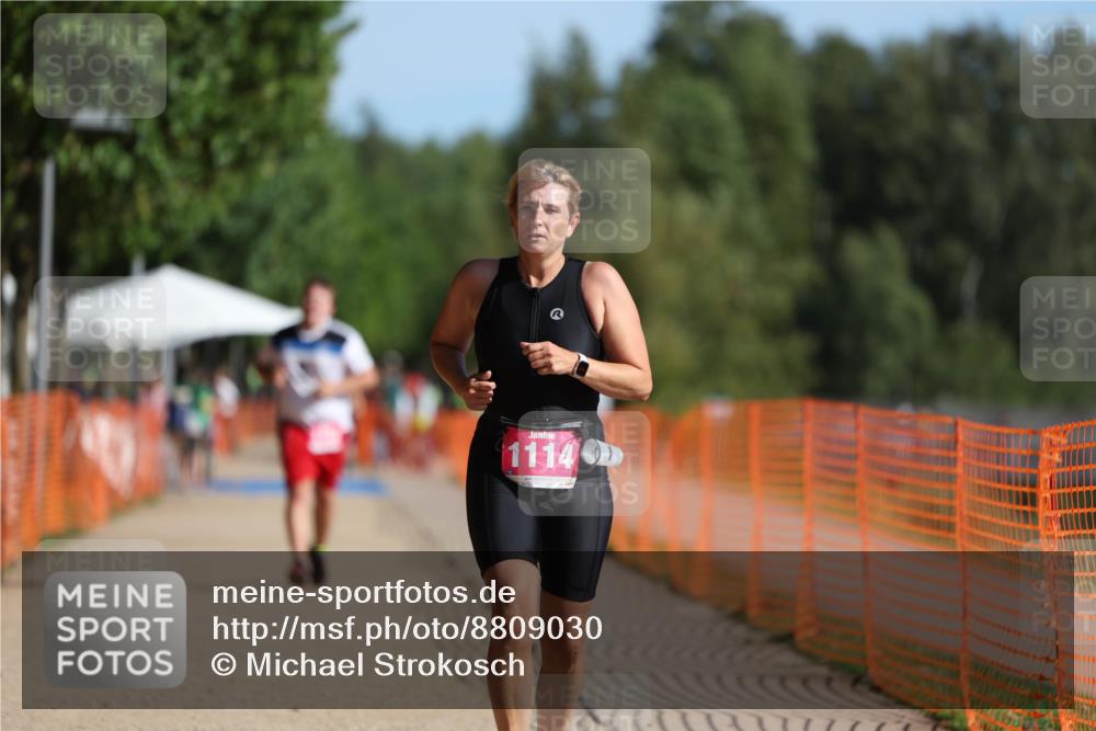 07.09.2025 - 19. Norderstedt Triathlon Michael Strokosch http://msf.ph/oto/8809030 07.09.2025 10:35:09 Laufen 1114, 1126 meine-sportfotos.de
