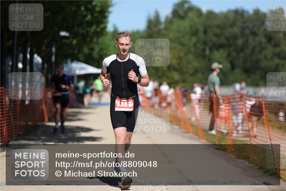 07.09.2025 - 19. Norderstedt Triathlon Michael Strokosch http://msf.ph/oto/8809048 07.09.2025 13:22:50 Laufen 211, 742, 766, 1356 meine-sportfotos.de