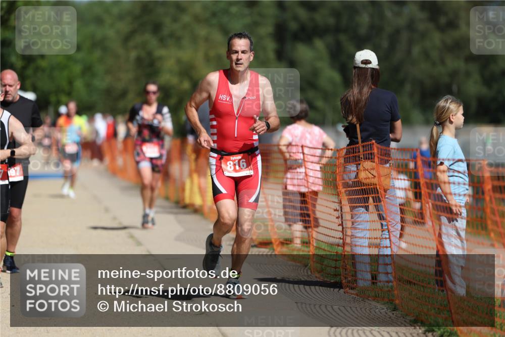 07.09.2025 - 19. Norderstedt Triathlon Michael Strokosch http://msf.ph/oto/8809056 07.09.2025 12:45:39 Laufen 184, 267, 816, 1386, 1397 meine-sportfotos.de