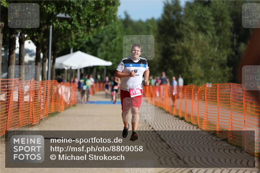 07.09.2025 - 19. Norderstedt Triathlon Michael Strokosch http://msf.ph/oto/8809058 07.09.2025 10:35:11 Laufen 1114, 1126 meine-sportfotos.de