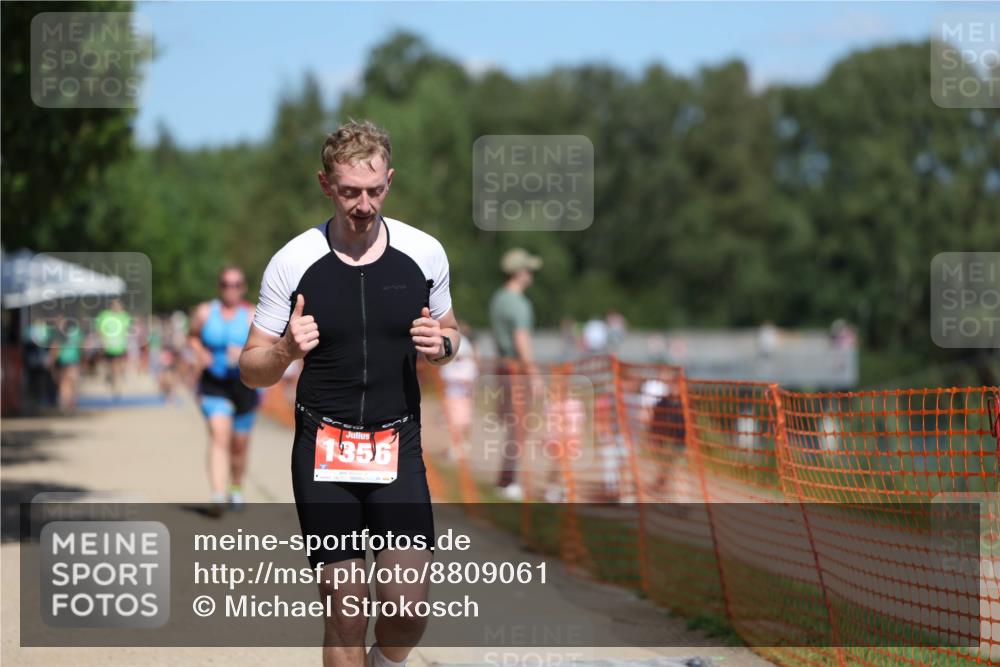 07.09.2025 - 19. Norderstedt Triathlon Michael Strokosch http://msf.ph/oto/8809061 07.09.2025 13:22:51 Laufen 742, 766, 1356 meine-sportfotos.de