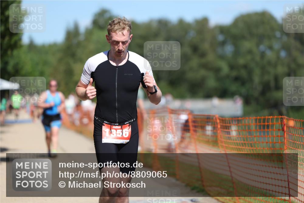 07.09.2025 - 19. Norderstedt Triathlon Michael Strokosch http://msf.ph/oto/8809065 07.09.2025 13:22:51 Laufen 742, 766, 1356 meine-sportfotos.de
