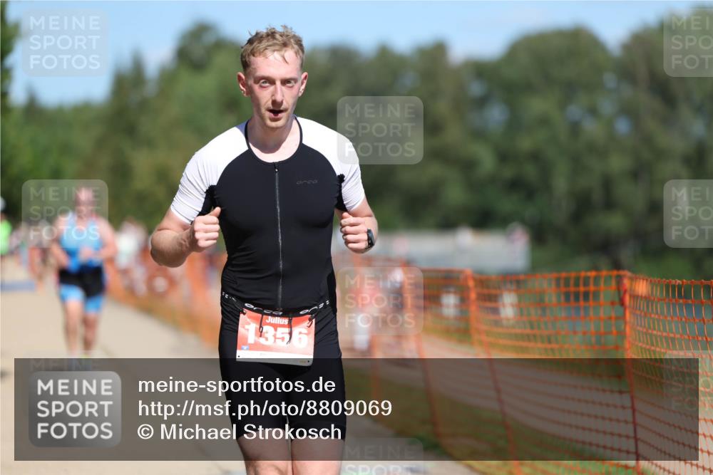 07.09.2025 - 19. Norderstedt Triathlon Michael Strokosch http://msf.ph/oto/8809069 07.09.2025 13:22:52 Laufen 742, 766, 1356 meine-sportfotos.de