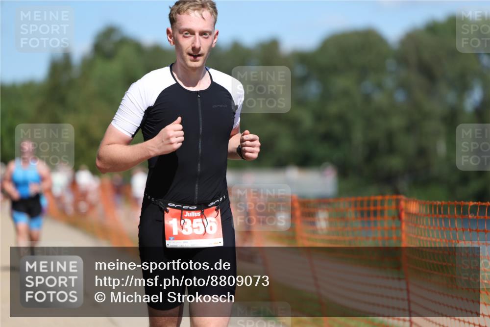 07.09.2025 - 19. Norderstedt Triathlon Michael Strokosch http://msf.ph/oto/8809073 07.09.2025 13:22:52 Laufen 742, 766, 1356 meine-sportfotos.de