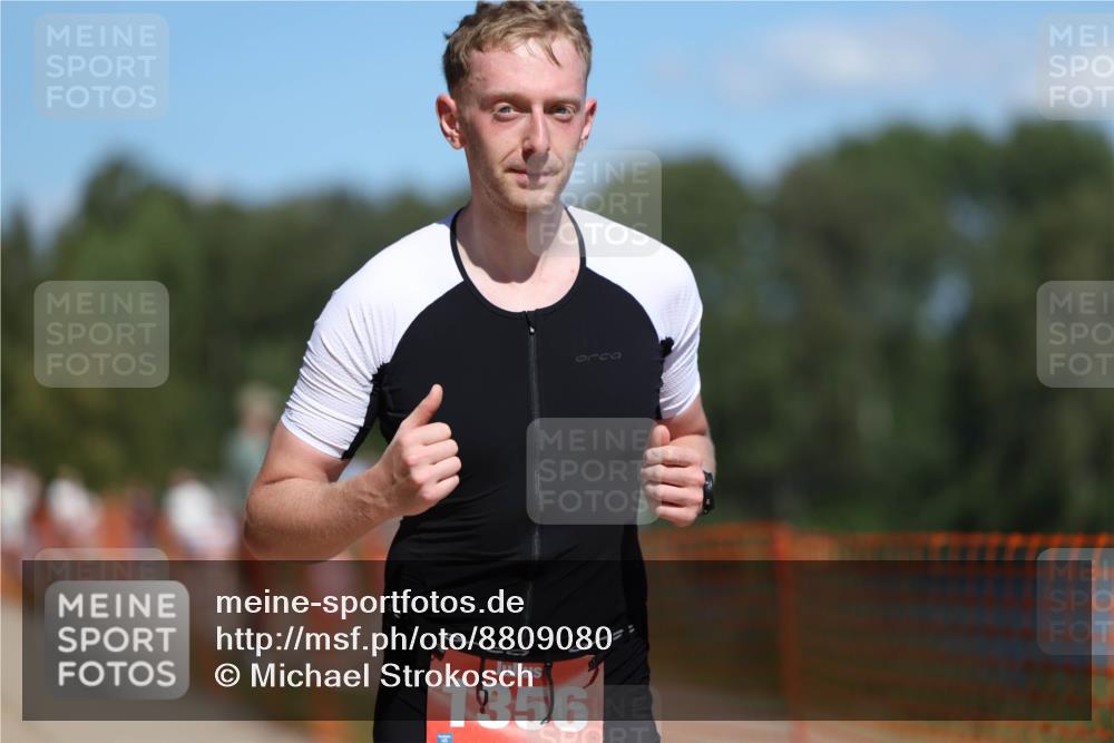 07.09.2025 - 19. Norderstedt Triathlon Michael Strokosch http://msf.ph/oto/8809080 07.09.2025 13:22:52 Laufen 742, 766, 1356 meine-sportfotos.de