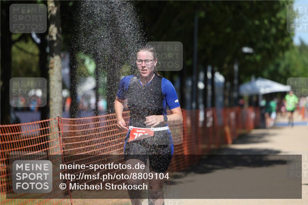 07.09.2025 - 19. Norderstedt Triathlon Michael Strokosch http://msf.ph/oto/8809104 07.09.2025 13:22:55 Laufen 742, 766, 1356 meine-sportfotos.de