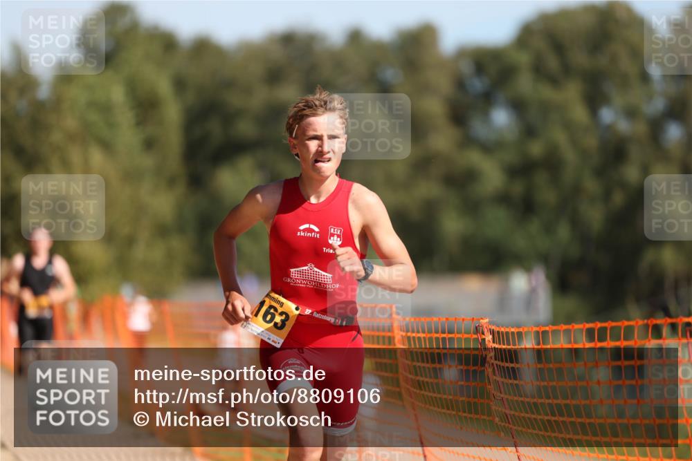 07.09.2025 - 19. Norderstedt Triathlon Michael Strokosch http://msf.ph/oto/8809106 07.09.2025 11:36:03 Laufen 749, 1163, 1208, 1211 meine-sportfotos.de
