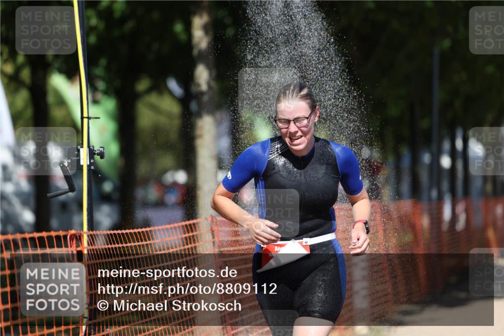 07.09.2025 - 19. Norderstedt Triathlon Michael Strokosch http://msf.ph/oto/8809112 07.09.2025 13:22:56 Laufen 742, 766 meine-sportfotos.de