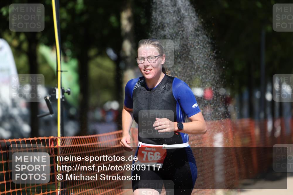 07.09.2025 - 19. Norderstedt Triathlon Michael Strokosch http://msf.ph/oto/8809117 07.09.2025 13:22:56 Laufen 742, 766 meine-sportfotos.de