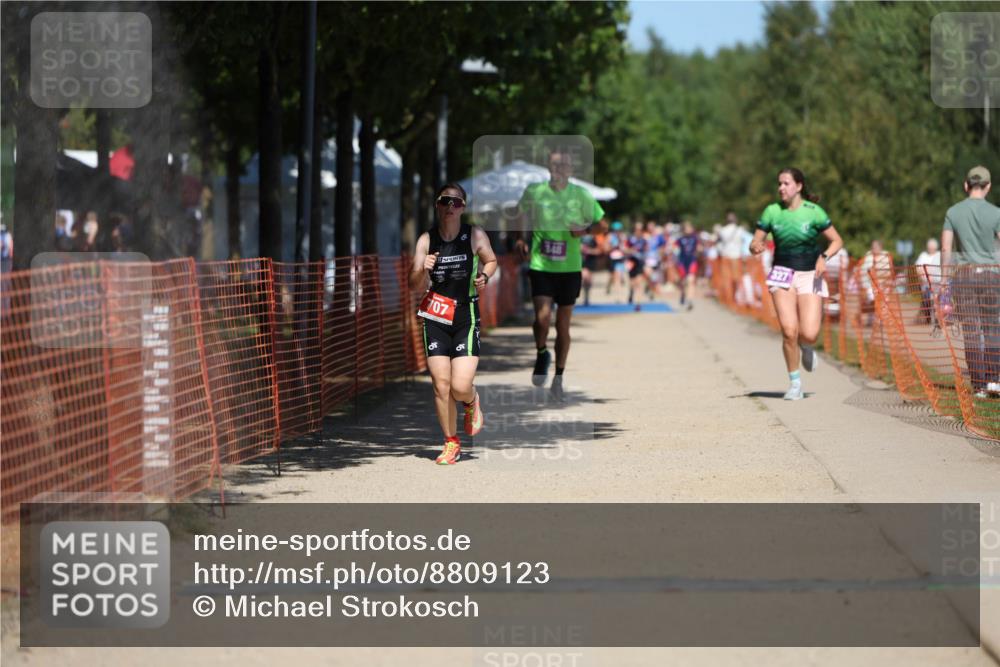 07.09.2025 - 19. Norderstedt Triathlon Michael Strokosch http://msf.ph/oto/8809123 07.09.2025 13:23:05 Laufen 327, 348, 707 meine-sportfotos.de