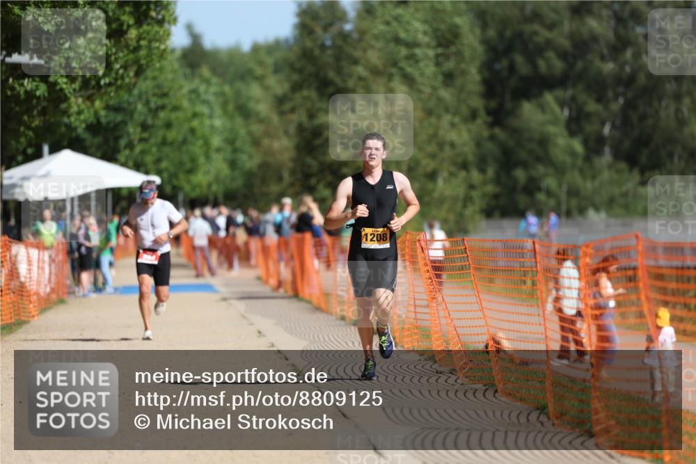 07.09.2025 - 19. Norderstedt Triathlon Michael Strokosch http://msf.ph/oto/8809125 07.09.2025 11:36:05 Laufen 749, 1163, 1208, 1211 meine-sportfotos.de