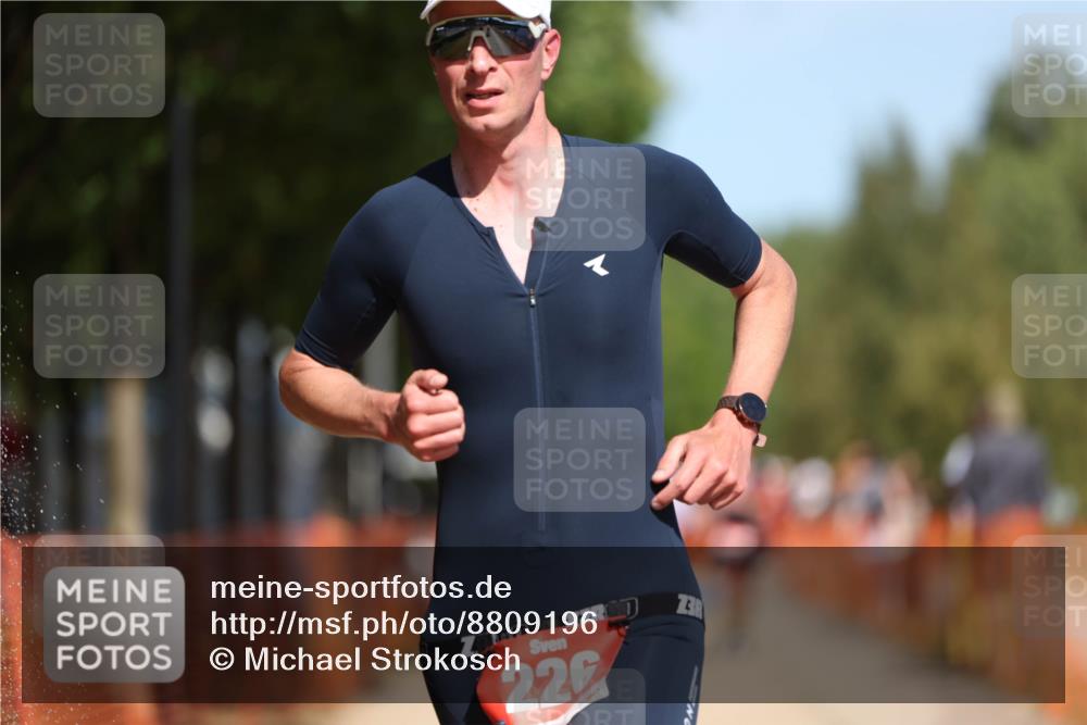 07.09.2025 - 19. Norderstedt Triathlon Michael Strokosch http://msf.ph/oto/8809196 07.09.2025 12:45:57 Laufen 226, 1246 meine-sportfotos.de
