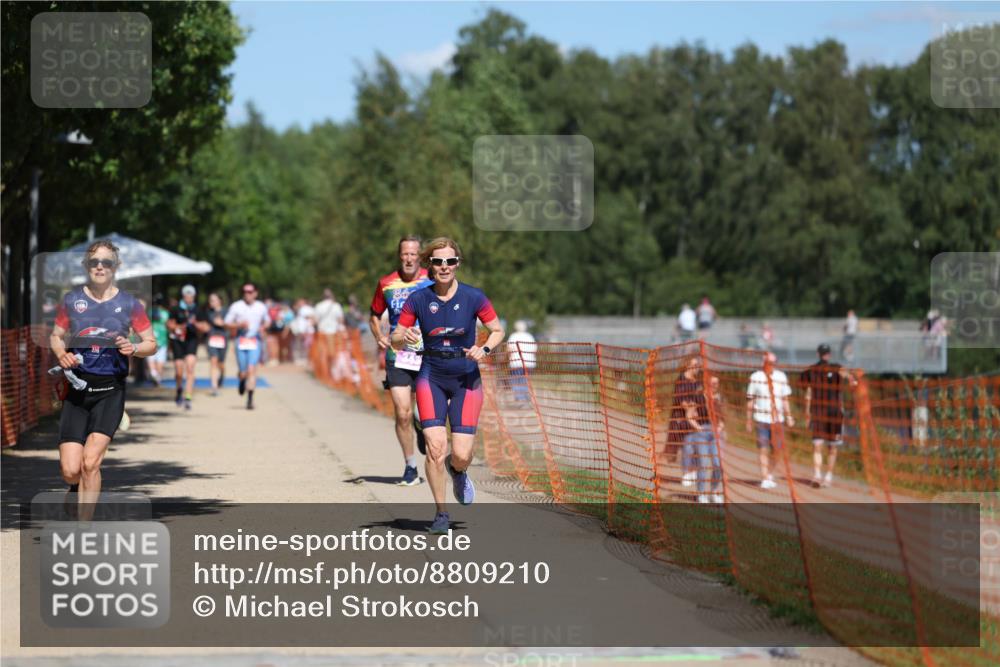 07.09.2025 - 19. Norderstedt Triathlon Michael Strokosch http://msf.ph/oto/8809210 07.09.2025 13:23:21 Laufen 274, 343, 799, 855 meine-sportfotos.de