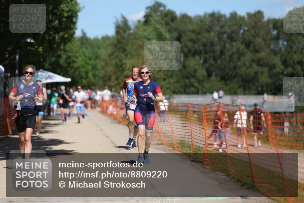 07.09.2025 - 19. Norderstedt Triathlon Michael Strokosch http://msf.ph/oto/8809220 07.09.2025 13:23:21 Laufen 274, 343, 799, 855 meine-sportfotos.de