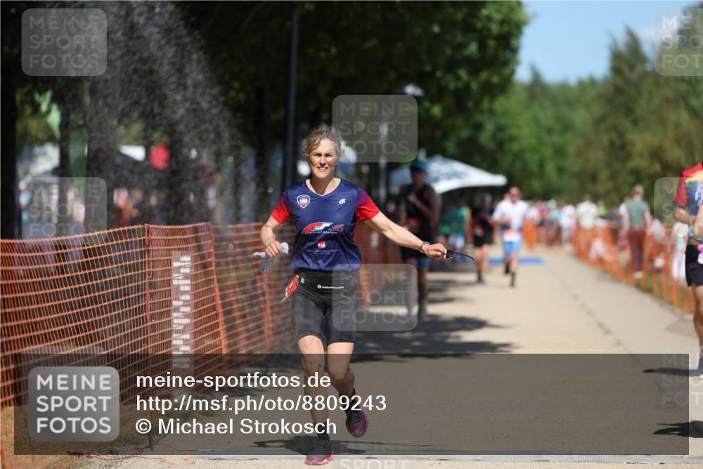 07.09.2025 - 19. Norderstedt Triathlon Michael Strokosch http://msf.ph/oto/8809243 07.09.2025 13:23:23 Laufen 274, 343, 799, 855 meine-sportfotos.de