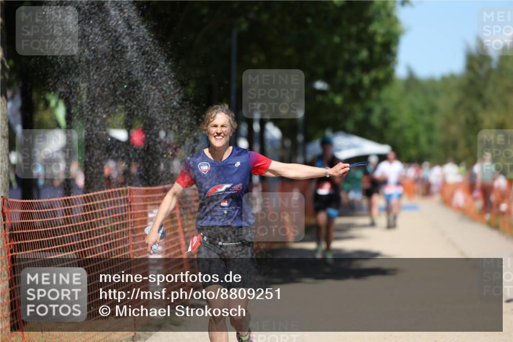 07.09.2025 - 19. Norderstedt Triathlon Michael Strokosch http://msf.ph/oto/8809251 07.09.2025 13:23:24 Laufen 274, 343, 799, 855 meine-sportfotos.de