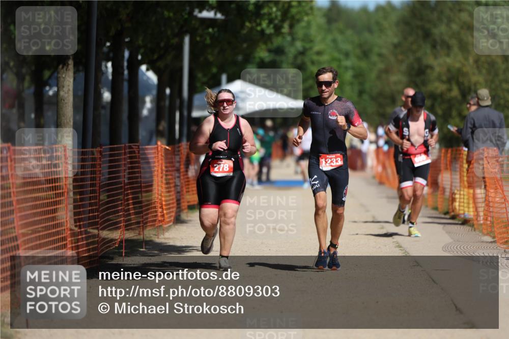 07.09.2025 - 19. Norderstedt Triathlon Michael Strokosch http://msf.ph/oto/8809303 07.09.2025 12:46:17 Laufen 278, 695, 1233 meine-sportfotos.de