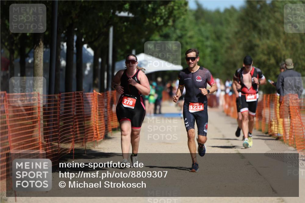 07.09.2025 - 19. Norderstedt Triathlon Michael Strokosch http://msf.ph/oto/8809307 07.09.2025 12:46:17 Laufen 278, 695, 1233 meine-sportfotos.de