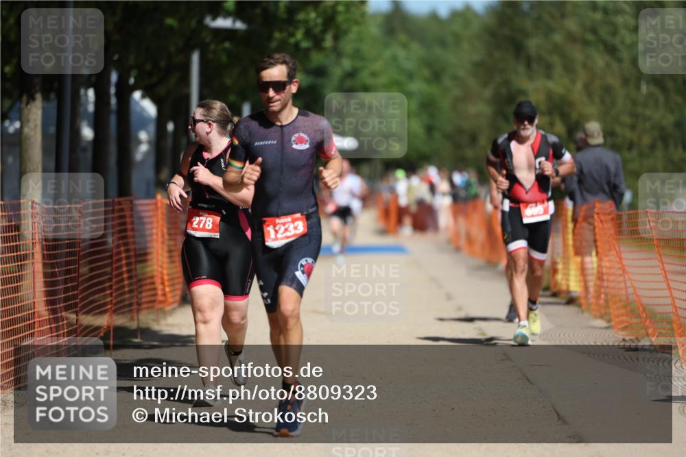 07.09.2025 - 19. Norderstedt Triathlon Michael Strokosch http://msf.ph/oto/8809323 07.09.2025 12:46:19 Laufen 278, 695, 728, 1233 meine-sportfotos.de