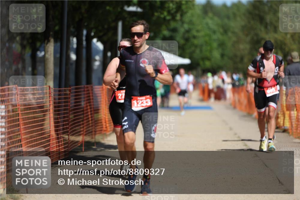 07.09.2025 - 19. Norderstedt Triathlon Michael Strokosch http://msf.ph/oto/8809327 07.09.2025 12:46:19 Laufen 278, 695, 728, 1233 meine-sportfotos.de