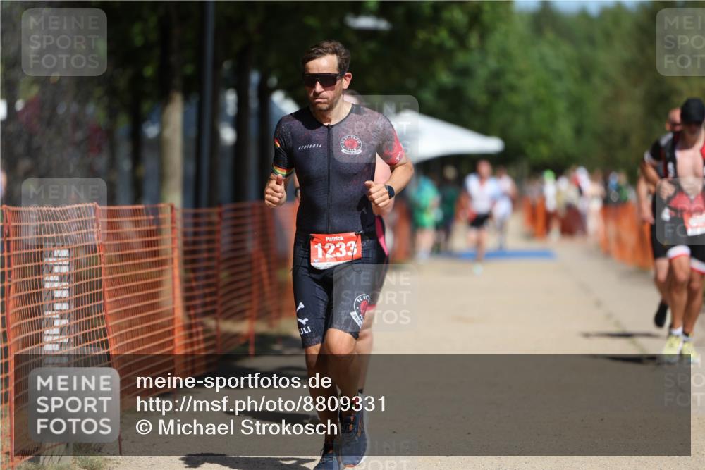 07.09.2025 - 19. Norderstedt Triathlon Michael Strokosch http://msf.ph/oto/8809331 07.09.2025 12:46:19 Laufen 278, 695, 728, 1233 meine-sportfotos.de