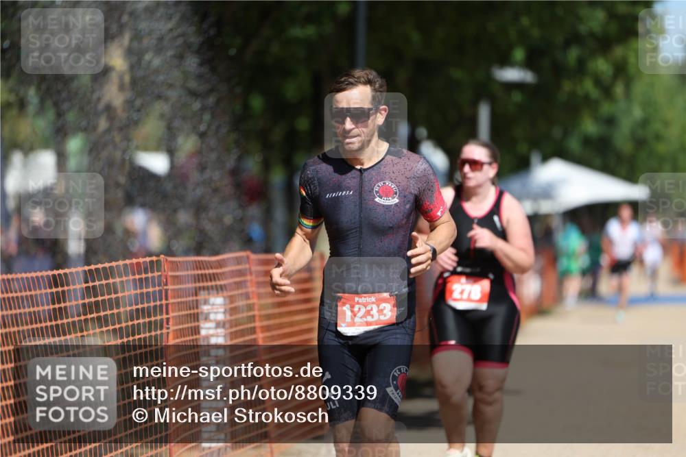 07.09.2025 - 19. Norderstedt Triathlon Michael Strokosch http://msf.ph/oto/8809339 07.09.2025 12:46:20 Laufen 278, 695, 728, 1233 meine-sportfotos.de