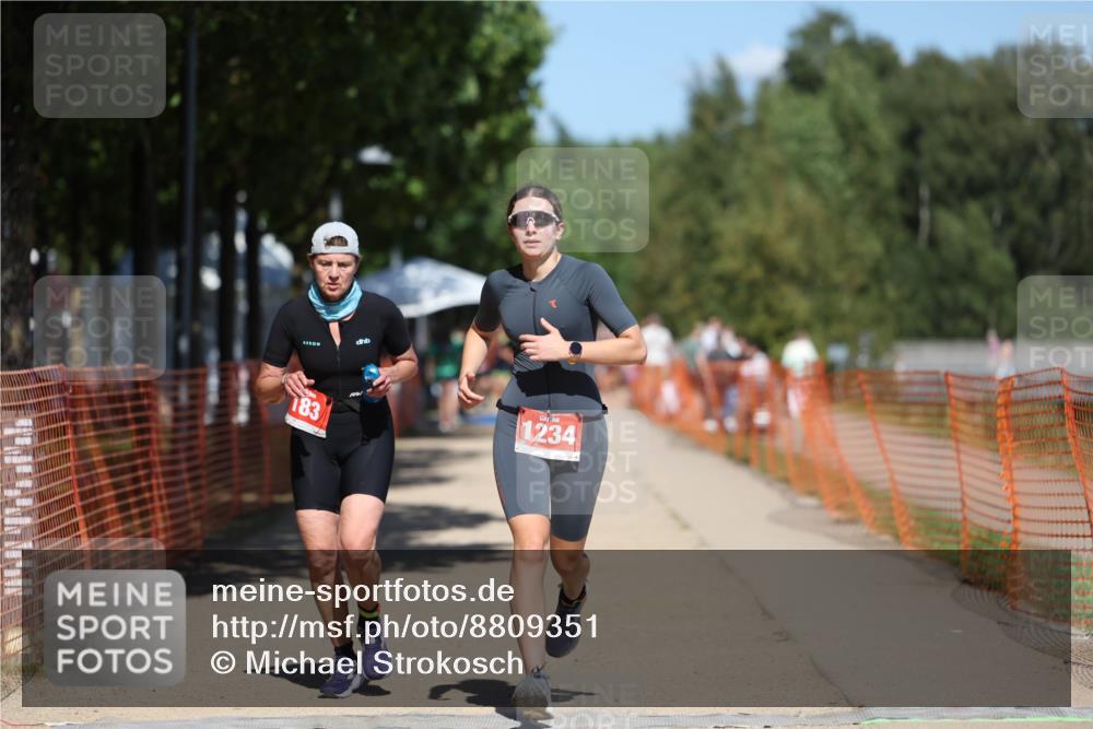 07.09.2025 - 19. Norderstedt Triathlon Michael Strokosch http://msf.ph/oto/8809351 07.09.2025 13:23:38 Laufen 174, 183, 1234 meine-sportfotos.de