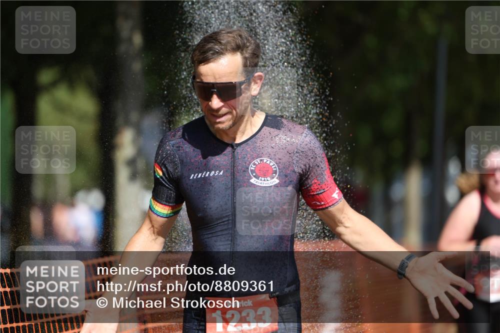 07.09.2025 - 19. Norderstedt Triathlon Michael Strokosch http://msf.ph/oto/8809361 07.09.2025 12:46:22 Laufen 278, 695, 728, 1233 meine-sportfotos.de