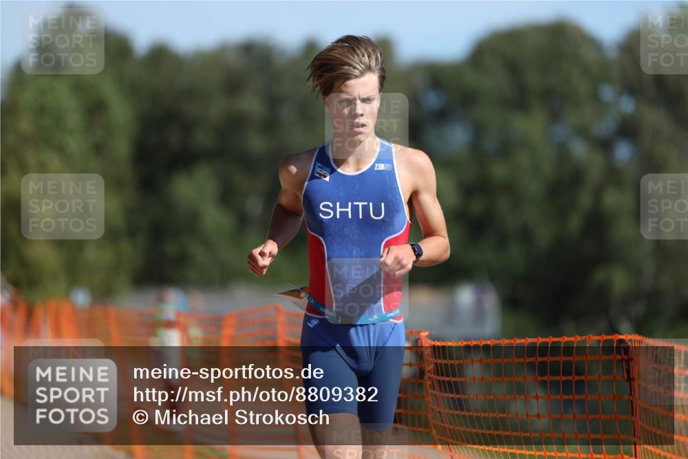 07.09.2025 - 19. Norderstedt Triathlon Michael Strokosch http://msf.ph/oto/8809382 07.09.2025 11:36:44 Laufen 1165, 1166 meine-sportfotos.de