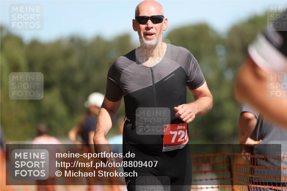 07.09.2025 - 19. Norderstedt Triathlon Michael Strokosch http://msf.ph/oto/8809407 07.09.2025 12:46:27 Laufen 278, 695, 728, 838 meine-sportfotos.de