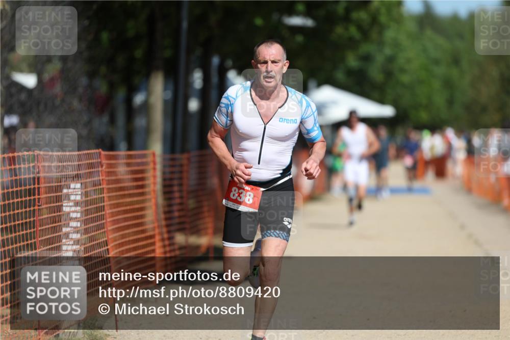 07.09.2025 - 19. Norderstedt Triathlon Michael Strokosch http://msf.ph/oto/8809420 07.09.2025 12:46:32 Laufen 697, 838 meine-sportfotos.de