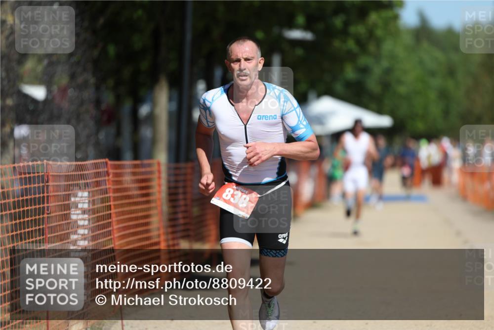 07.09.2025 - 19. Norderstedt Triathlon Michael Strokosch http://msf.ph/oto/8809422 07.09.2025 12:46:32 Laufen 697, 838 meine-sportfotos.de